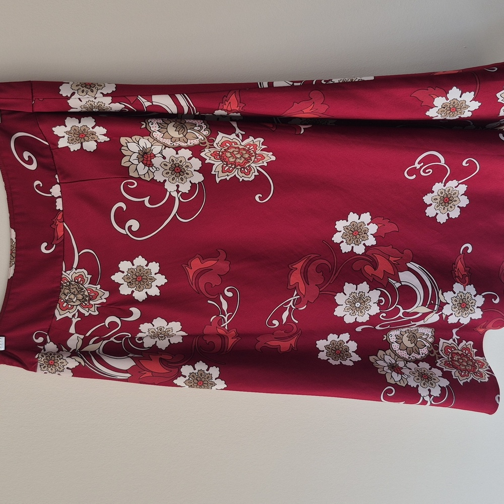 Red floral skirt - Picture 7 of 9